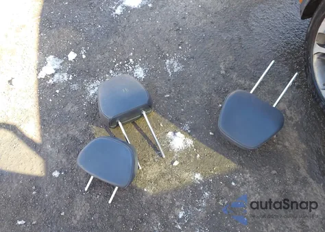 2016 Hyundai Veloster Turbo z USA, uszkodzony, nr VIN KMHTC6AE0GU249107